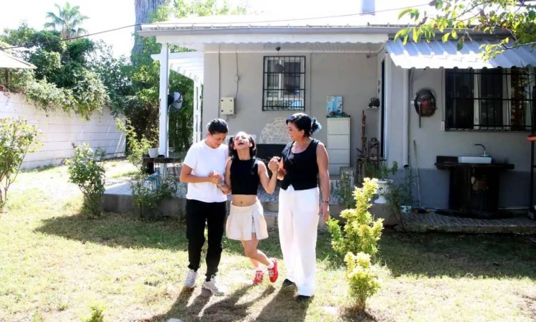 Adana’da Evde Eğitim Hakkı Rapor Engeline Takıldı! Annesi Çözüm Bekliyor 6